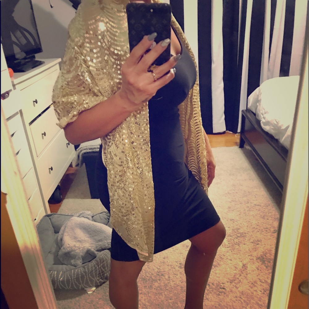 ✨Gold ✨sequin Ralph Lauren Shawl 💛